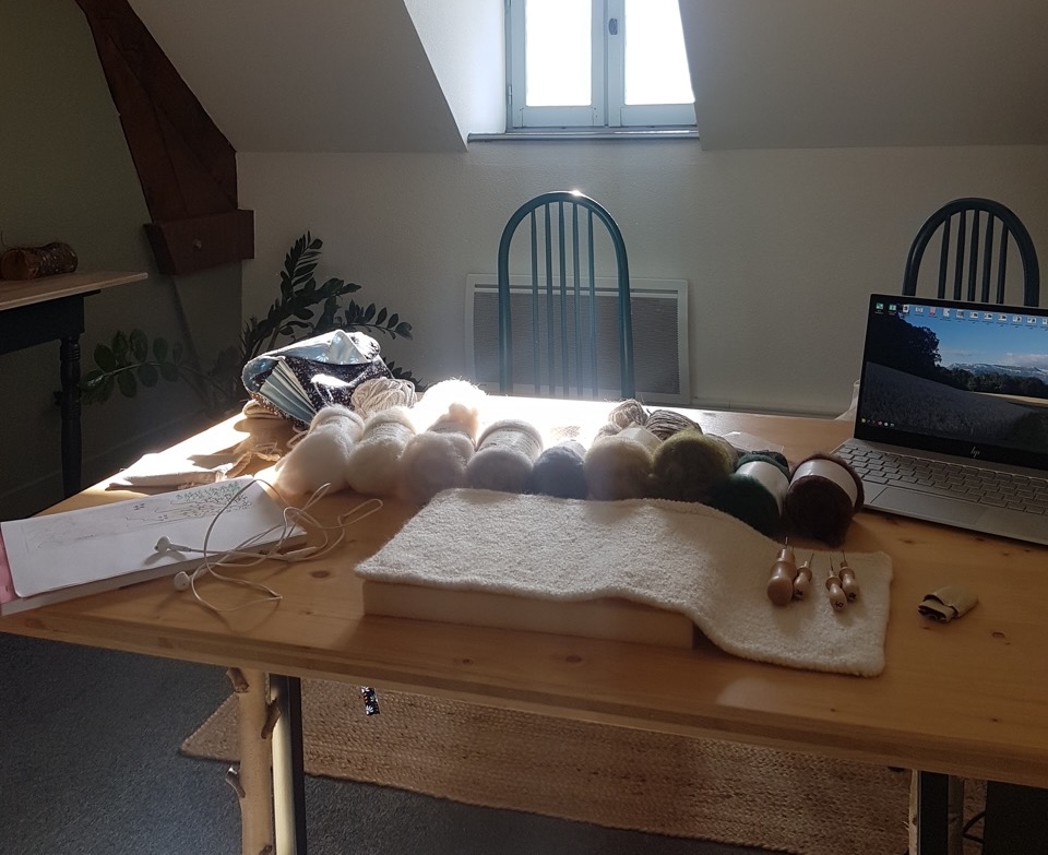 Raccommoder le climat :  art textile